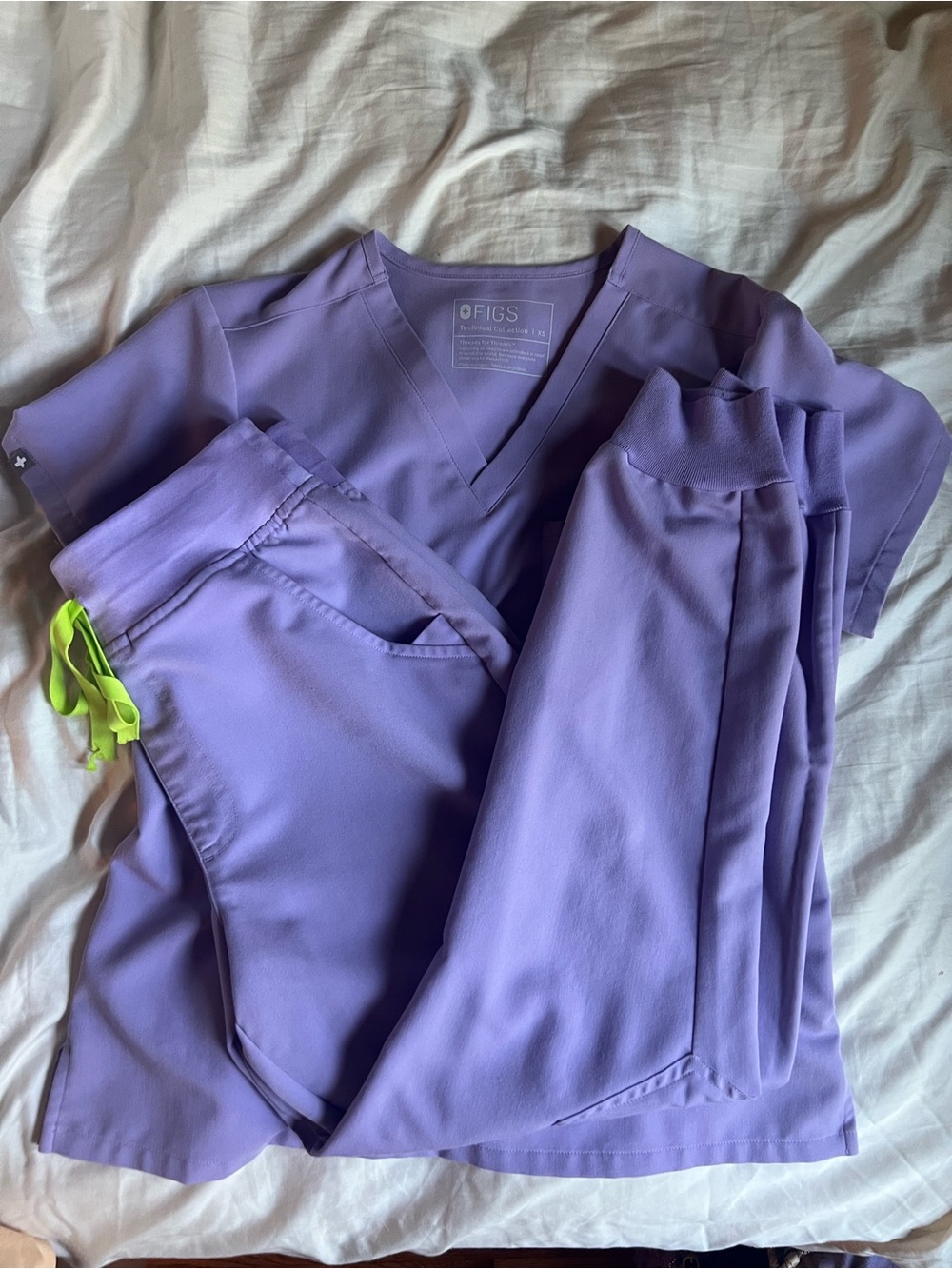 Figs Lavender Jogger Scrub Set with Neon Drawstring